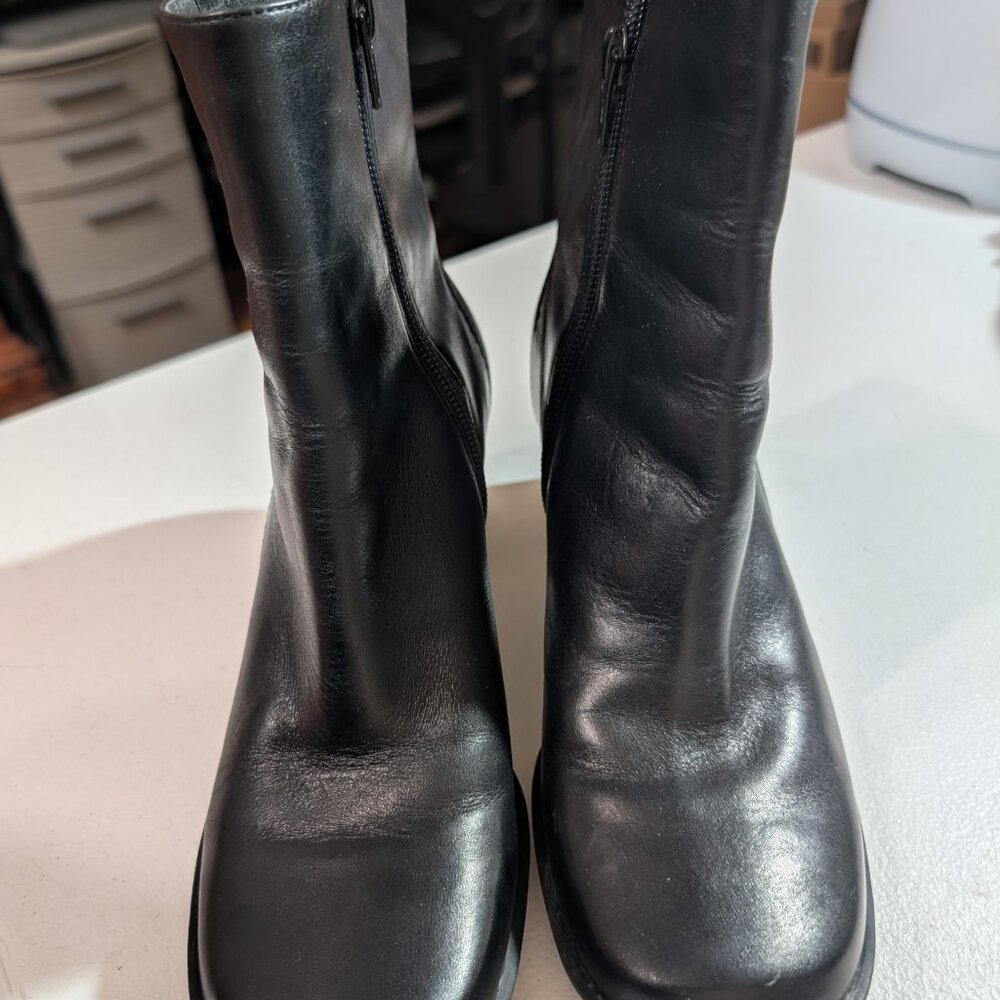 Naturalizer Black Leather Ankle Boots 6.5M – Classic Zip Style